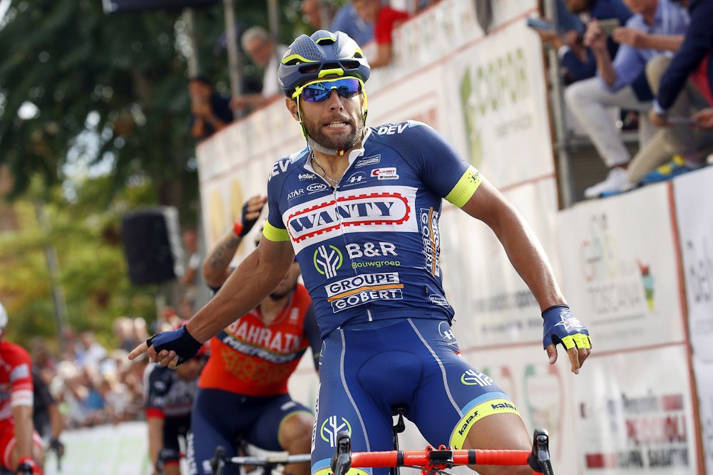 Andrea Pasqualon ahead of Sonny Colbrelli at the finish of Coppa Sabatini
