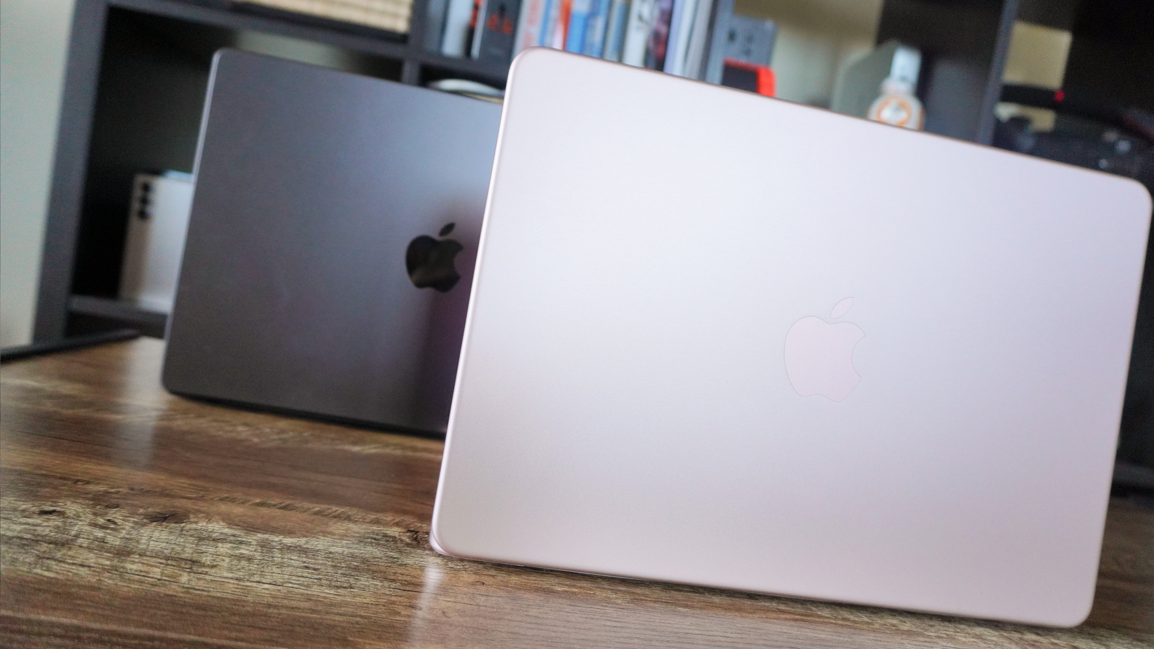 MacBook Pro vs MacBook Neo