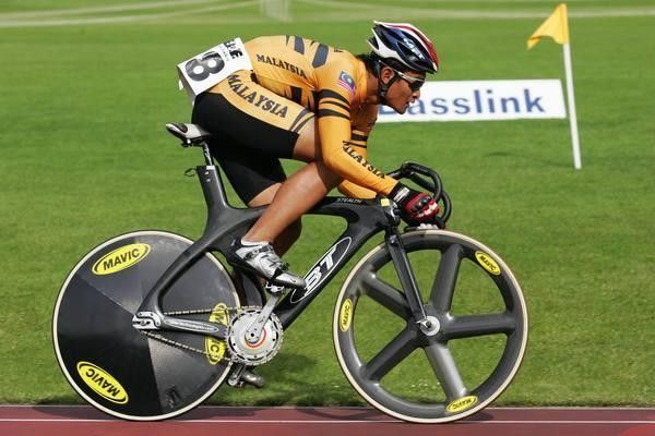 Rizal Tisin in full flight.