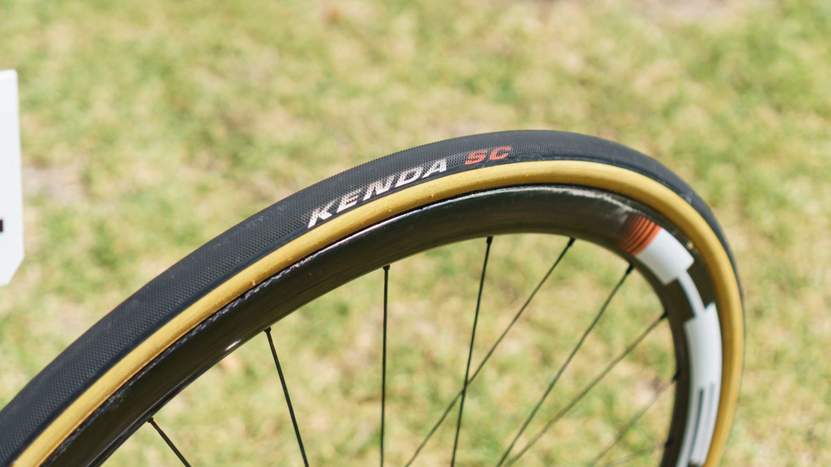 The team use Kenda SC tubular tyres