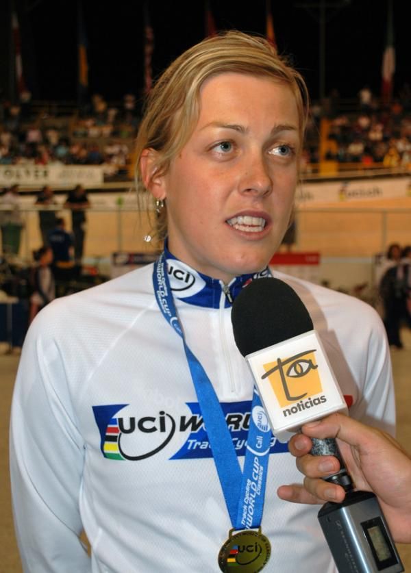 New Zealand's Rushlee Buchanan won gold in the women's team pursuit