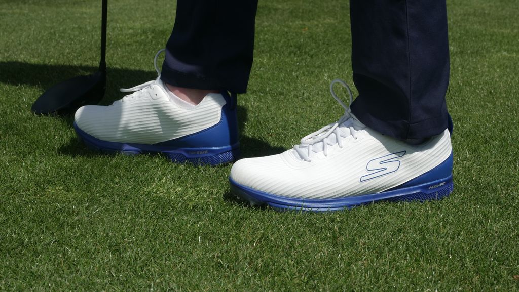 Should I Wear Spiked Or Spikeless Golf Shoes? Golf Monthly