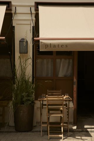 interior of plates london restaurant