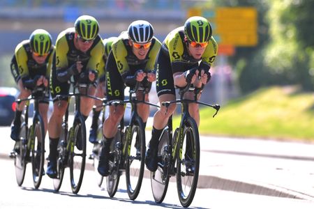 Mitchelton-Scott en route to victory in Hammer Stavanger