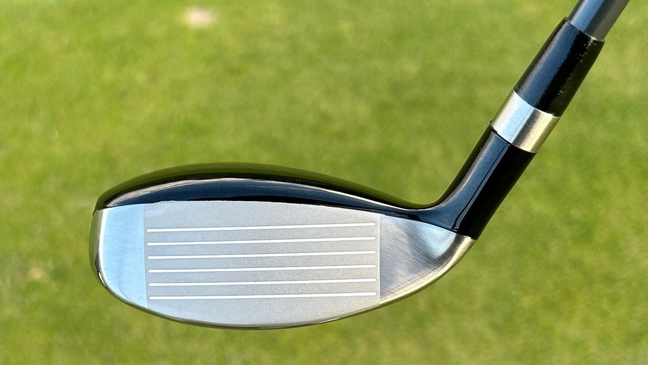Photo of the hybrid of the Tour Edge TE-400 Package Set