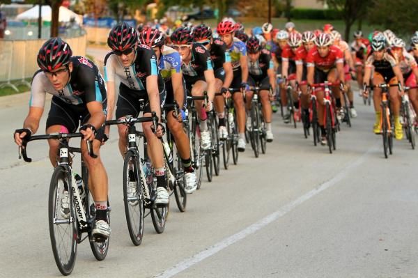 Simon Lambert-Lemay and the rest of Spidertech p/b C10 set the pace on the final lap