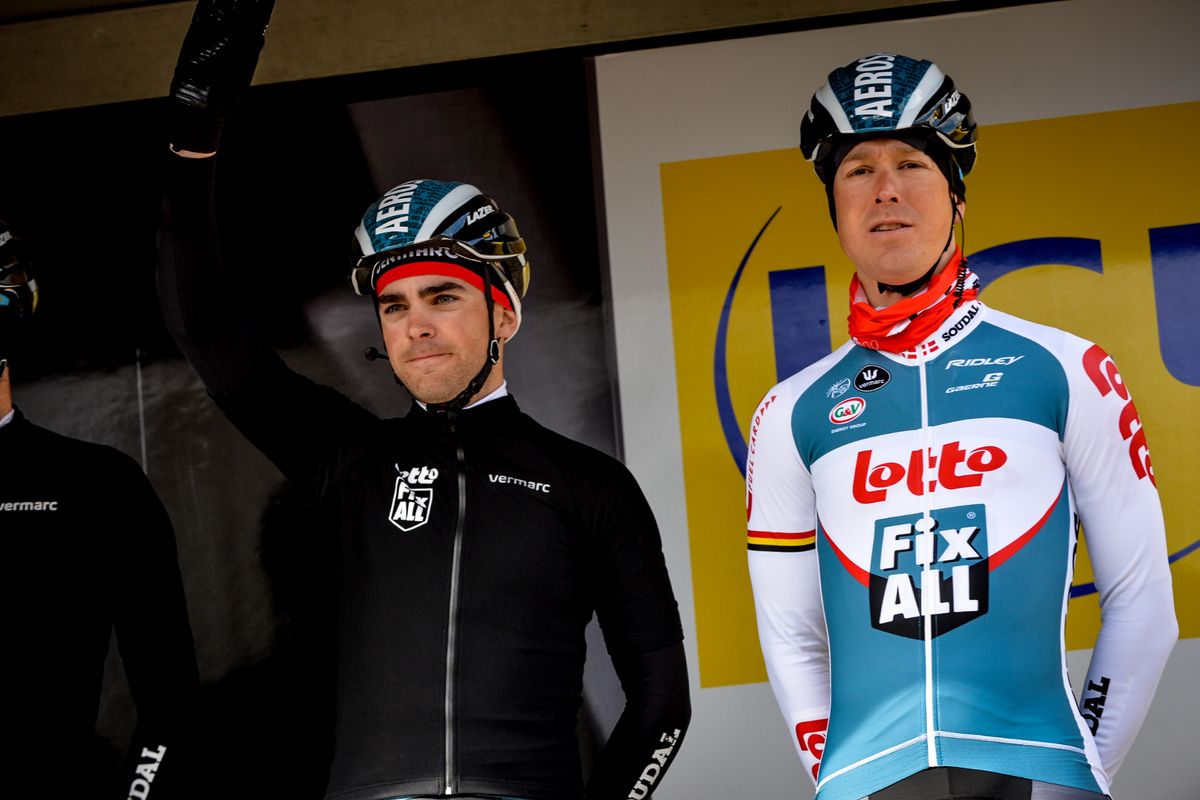 Tony Gallopin waves from the podium