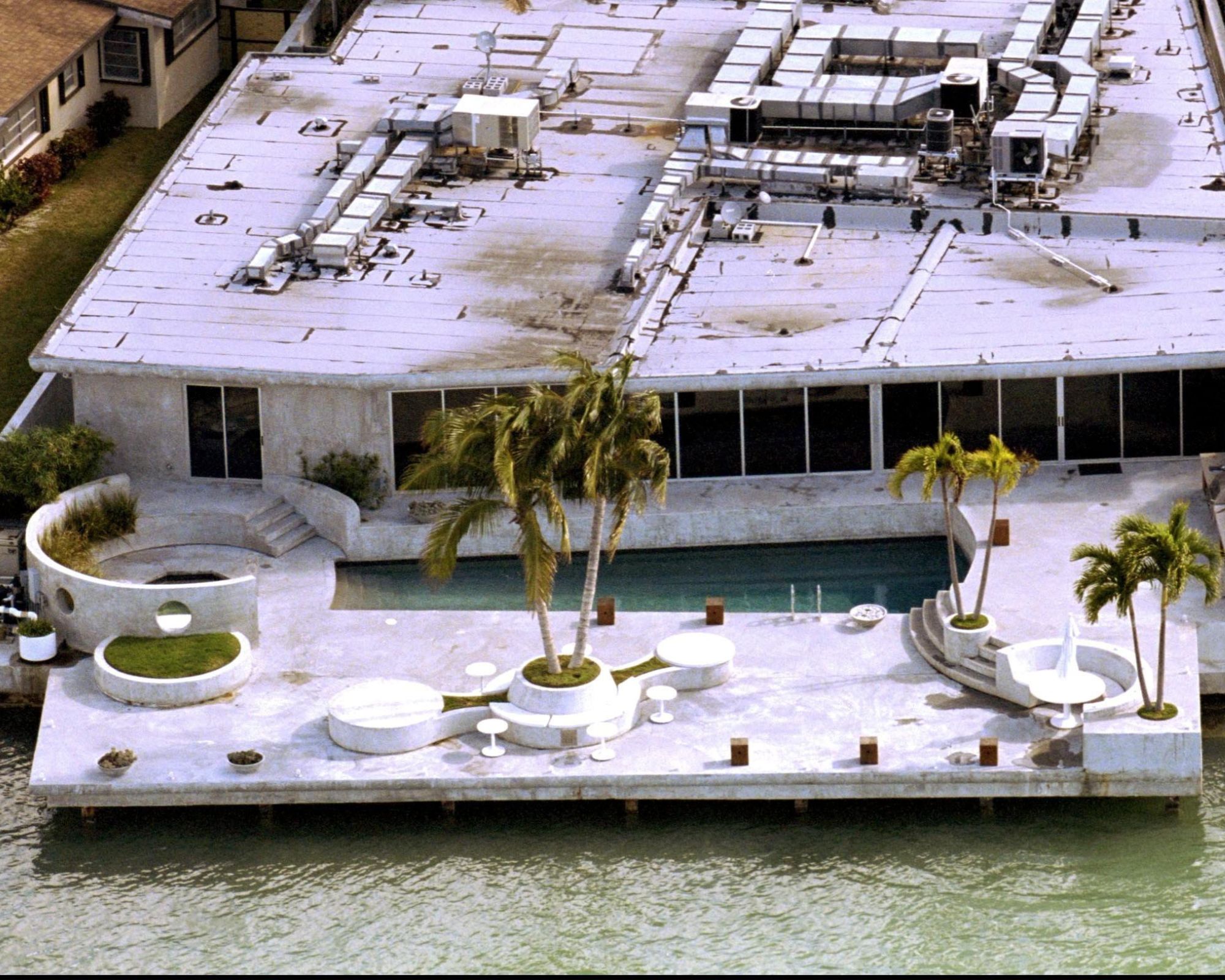 lenny kravitz's former miami mansion