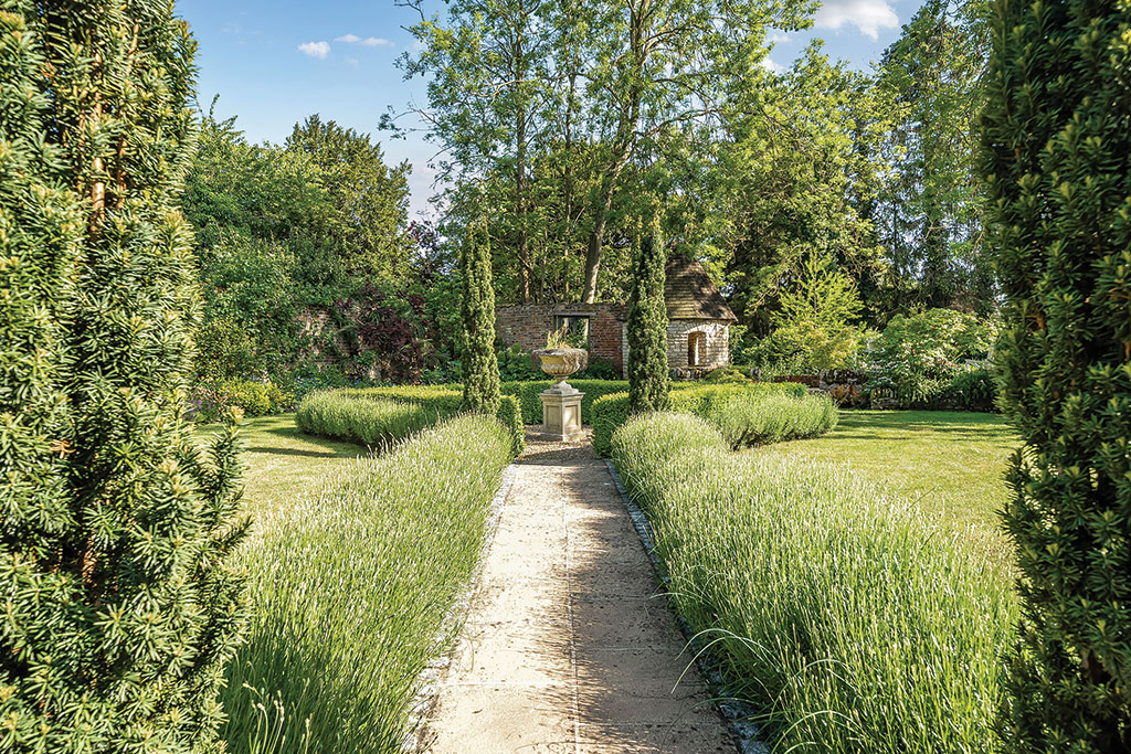 House for sale: Becket House, Greatford, Stamford, Lincolnshire. 