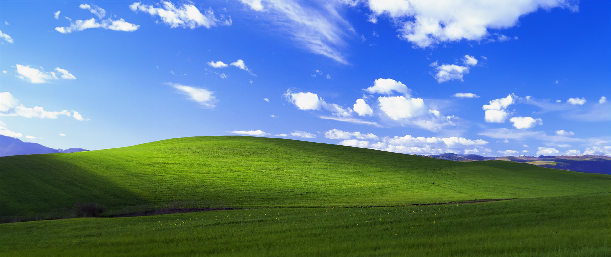 Papel de parede do Windows XP Bliss expandido para 21:9