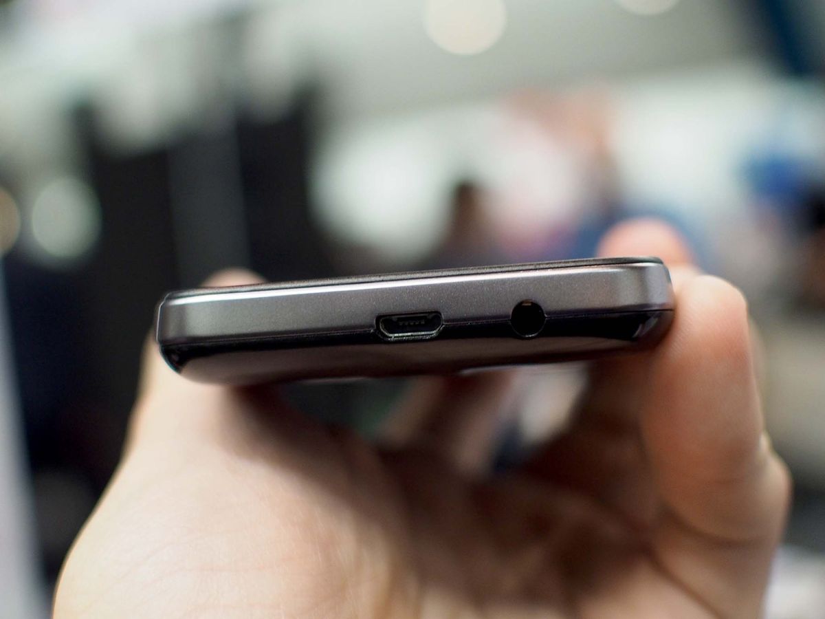 Prestigio MultiPhone 8400 DUO