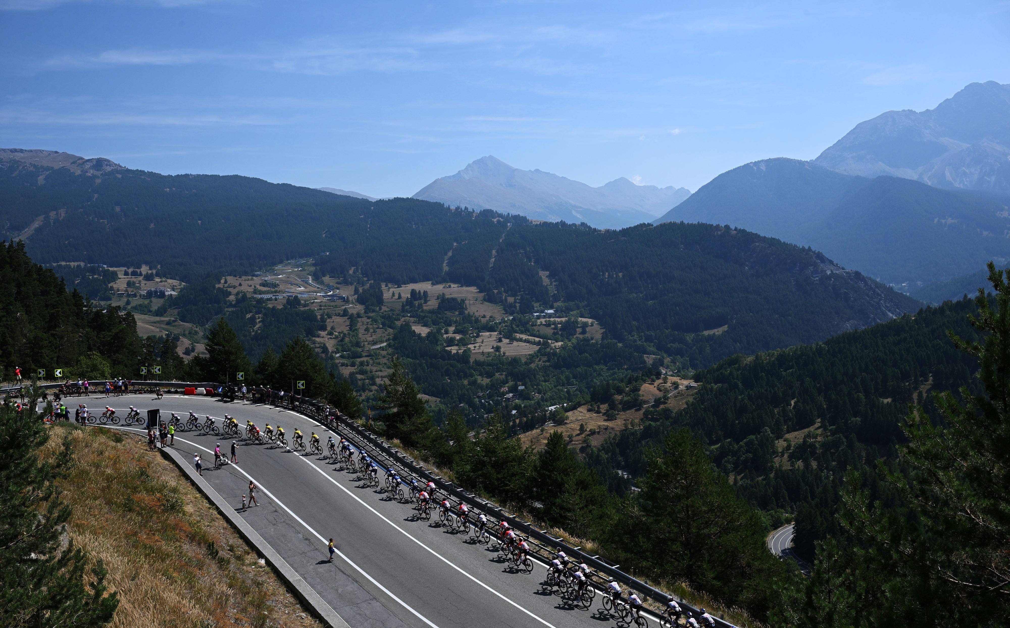 Vuelta a España stage 4 LIVE – Race enters France as the race heads through the Alps