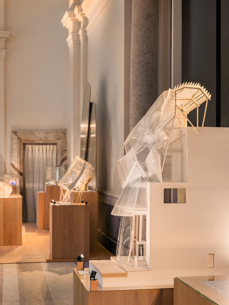 Louis Vuitton x Frank Gehry Limited-Edition Handbag Collection's coinciding exhibition boasts gigantic fish-shaped sculptures and similarly inspired bags in a stunning presentation.