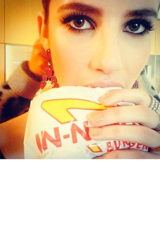 Emma Roberts Eats A Burger Before The Golden Globes 2014