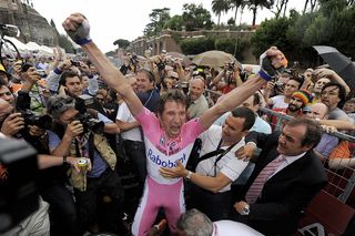 Menchov wins the Giro