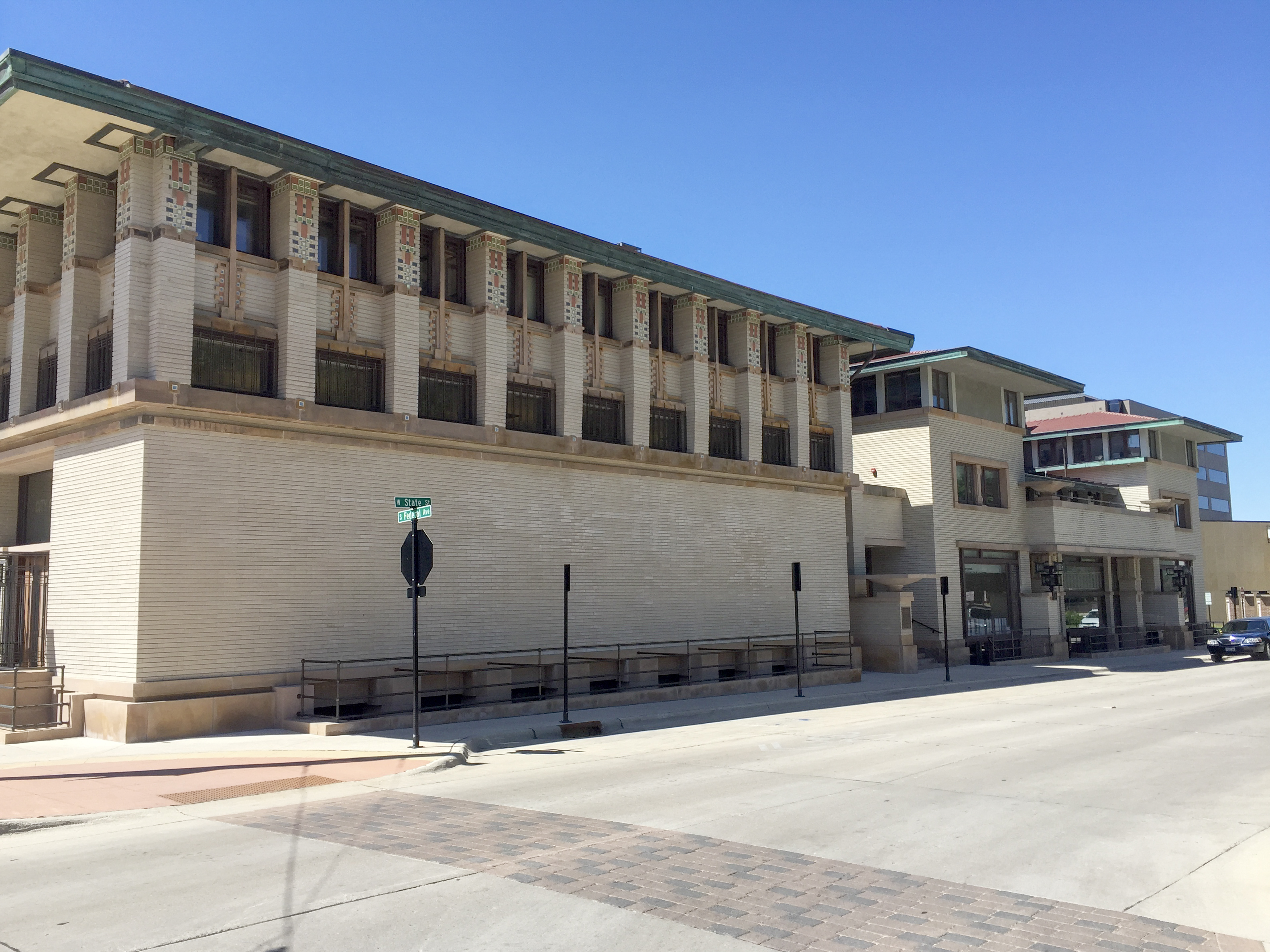 City National Bank (left) and Historic Park Inn Hotel (right), Mason City, Iowa, USA. Designed by Frank Lloyd Wright in the Prairie School style.