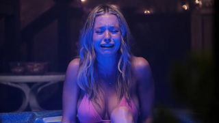 Sydney Sweeney as Cassie crying in hottub in Euphoria Season 2 