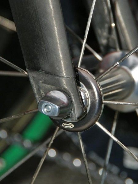 Didn't believe that 3T used carbon dropouts on their Funda Pro fork? Here's your proof as seen on this unfinished team-only model.