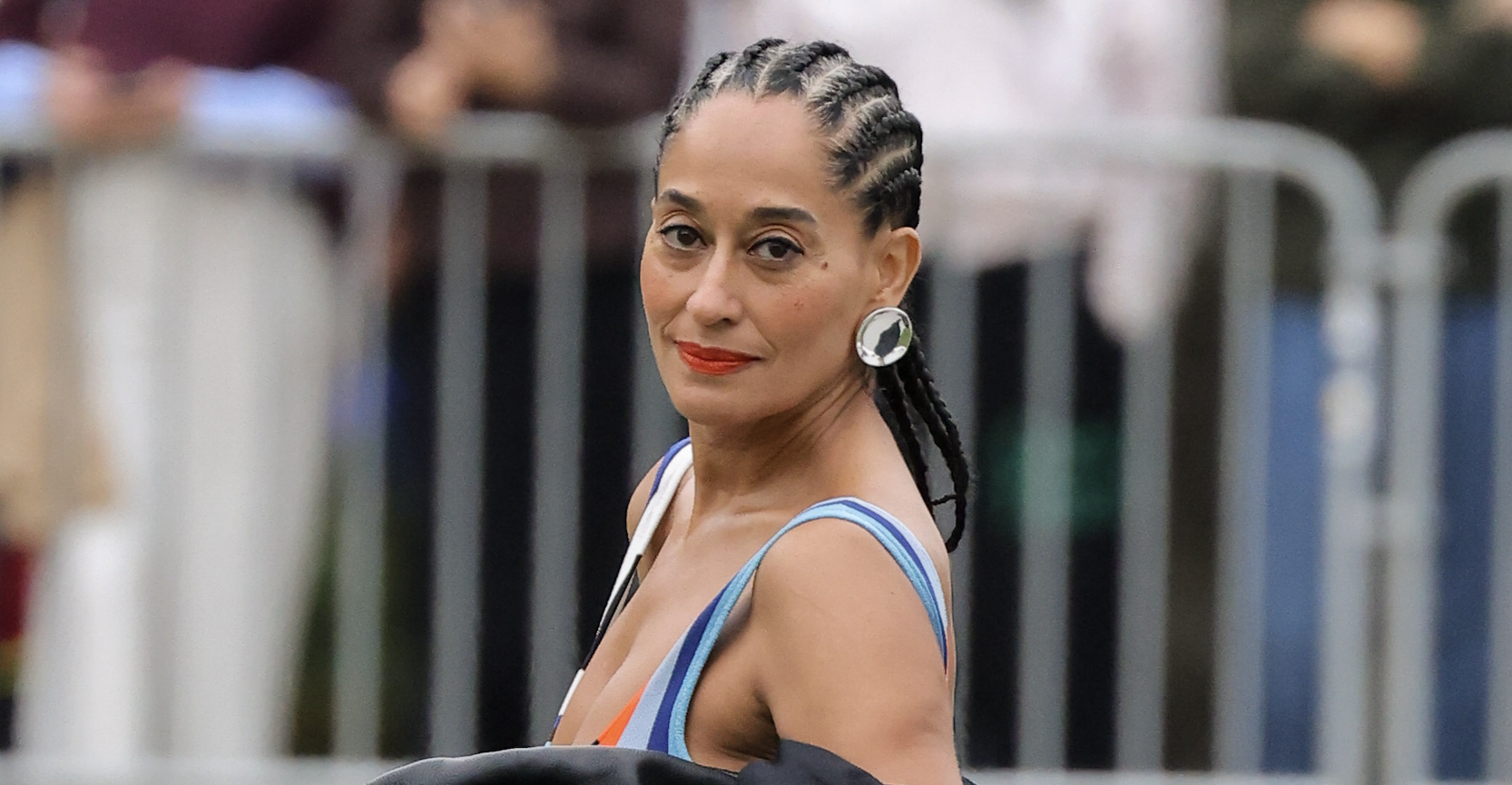 Tracee Ellis Ross at the Loewe fashion show as part of Spring/Summer 2026 Paris Fashion Week on October 03, 2025 in Paris, France.