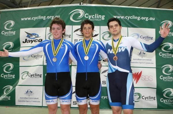 Rick Sanders (centre) took out the men's under 19 1000m time trial from Jaron Gardiner (left) and Timothy McMillan (right).