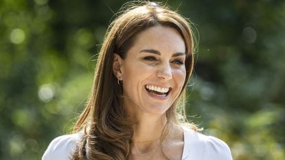 london, england september 22 catherine, duchess of cambridge hears from families and key organisations about the ways in which peer support can help boost parent wellbeing while spending the day learning about the importance of parent powered initiatives, in battersea park on september 22, 2020 in london, england photo by jack hill wpa poolgetty images