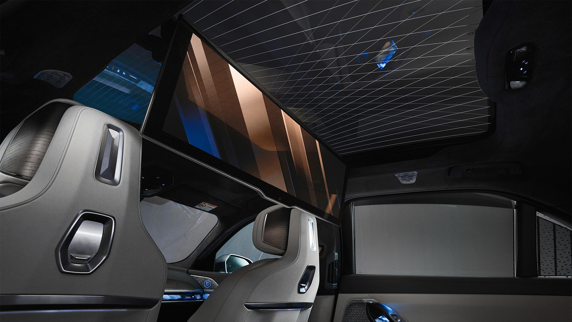 BMW i7 Theatre Screen