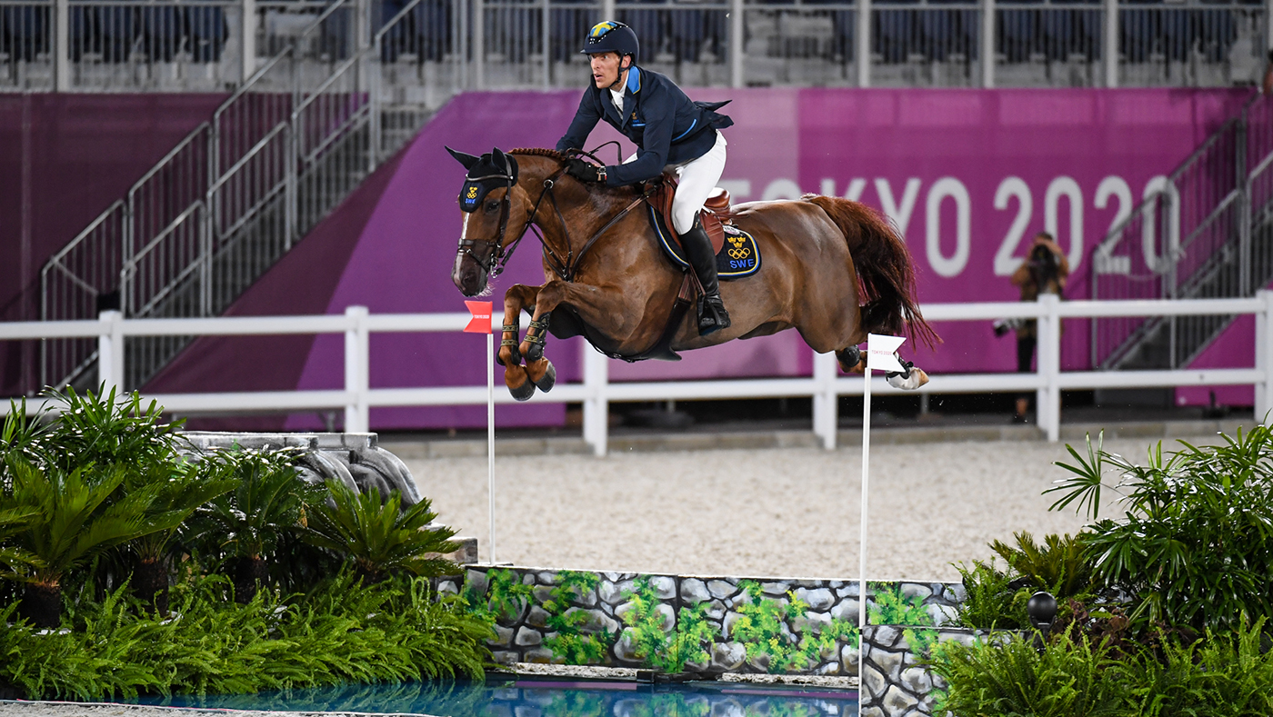 Sweden's Henrik von Eckermann riding King Edward in the Olympic team showjumping final at Tokyo 2020