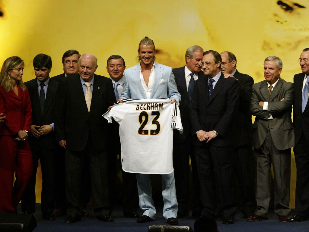 David Beckham signs for Real Madrid