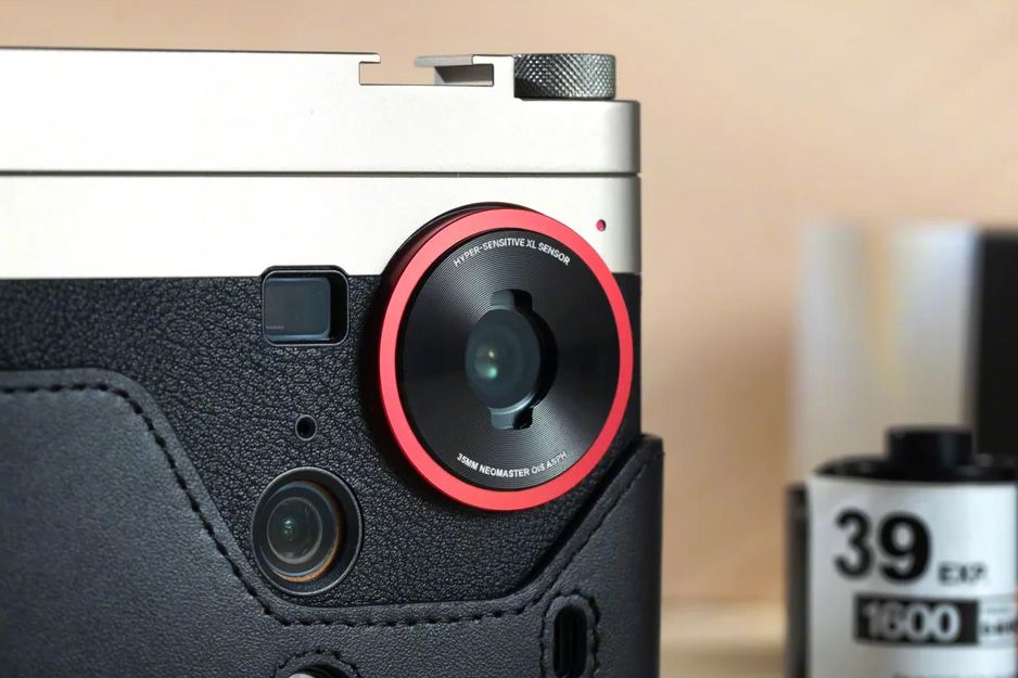 Nubia Z70S Ultra smartphone in the retro camera kit case, lens filter closeup
