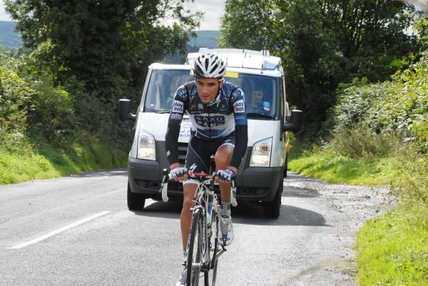 Jonny Bellis (Saxo Bank) off the back.