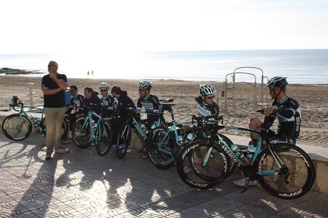 Omega Pharma-Quickstep relaxes seaside at camp