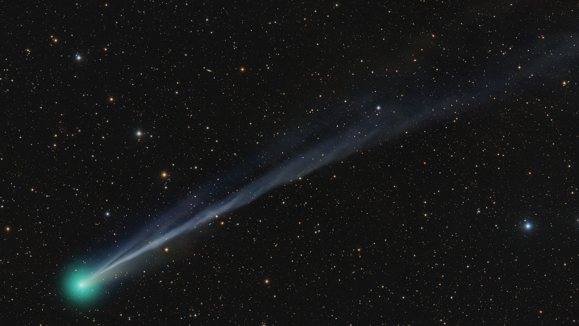 Astrophotographers capture dazzling new views of Comet C/2025 A6 (Lemmon) as it brightens for October skies