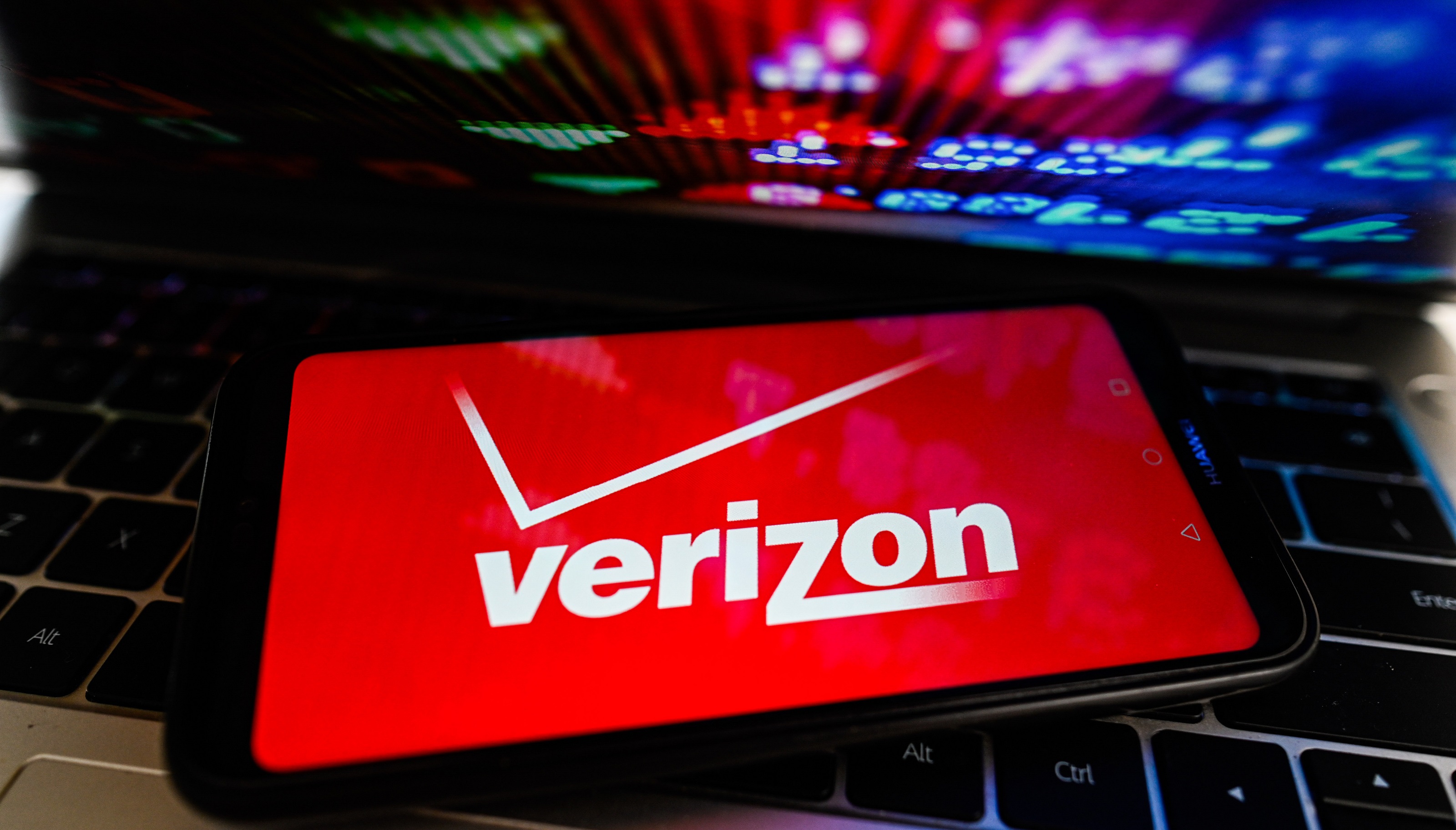 Verizon Eyes $100M Settlement. Here's How To File A Claim