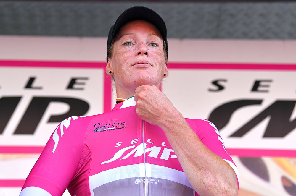 Kirsten Wild (Wiggle High5) in the points jersey