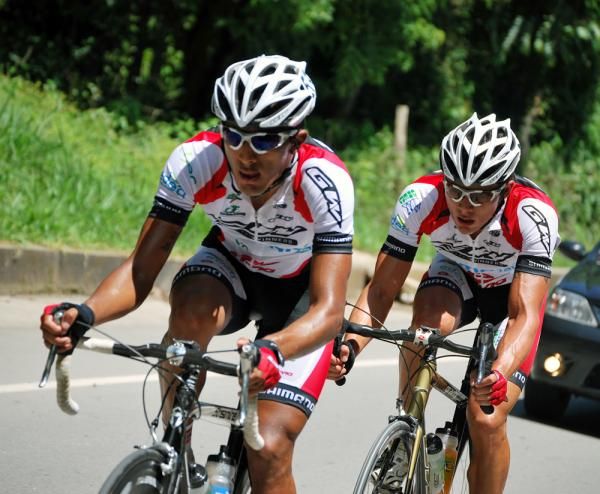 Juan Alejandro Garcia (GW Shimano-Chec-Edec-Envia) leads a teammate