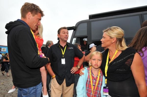 Axel Merckx and family meet Johan Bruyneel.