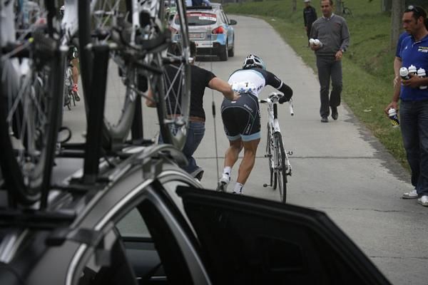 Fabian Cancellara (Leopard - Trek) gets a bike change after a puncture