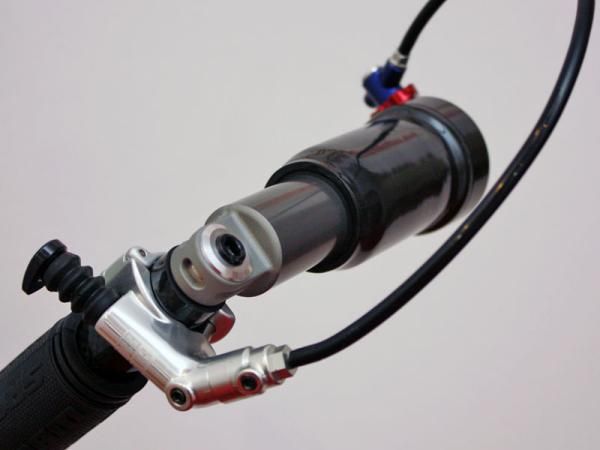 The hydraulic lockout is actuated by the same plunger-type remote as on RockShox's XX-level forks. RockShox wouldn't confirm the existence of a dual lockout (that controls both the fork and rear shock) though that seems that it would be a given at this point.