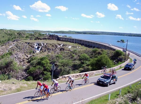 The five-man breakaway make their way on stage two of the Tour de San Luis