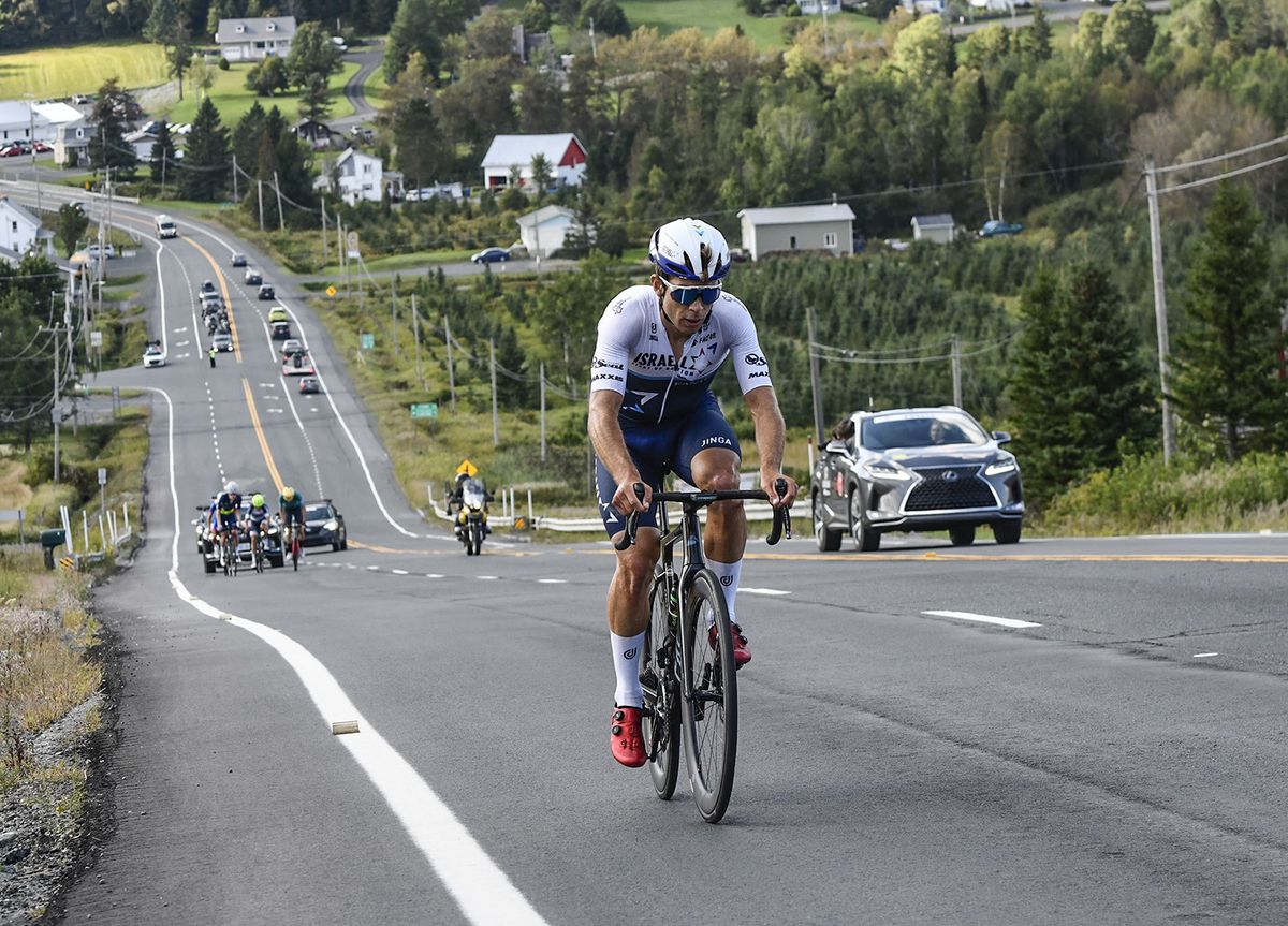 Guillaume Boivin makes his move