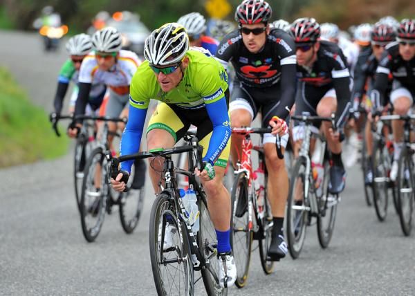 Gordon McCauley (Barry Stewart Builders / Gordon McCauley Coaching) leads Team Calder Stewart