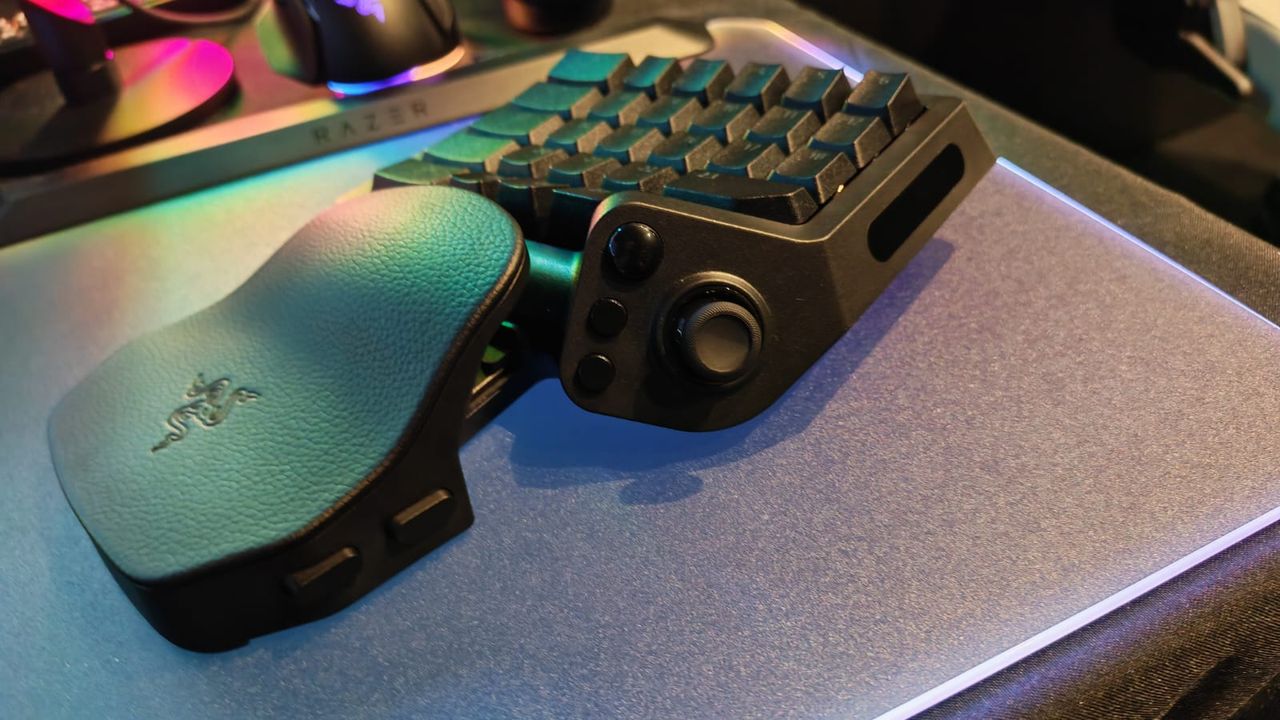 A closer look at the Razer Tartarus V2 Pro