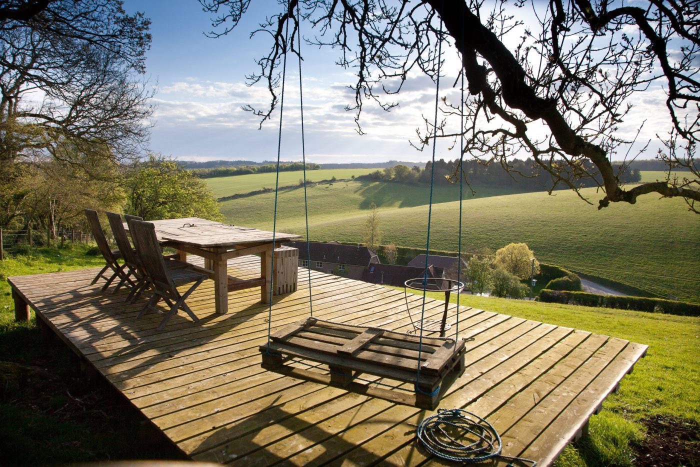 Gin-swing-scaled-e1652354192613.jpg