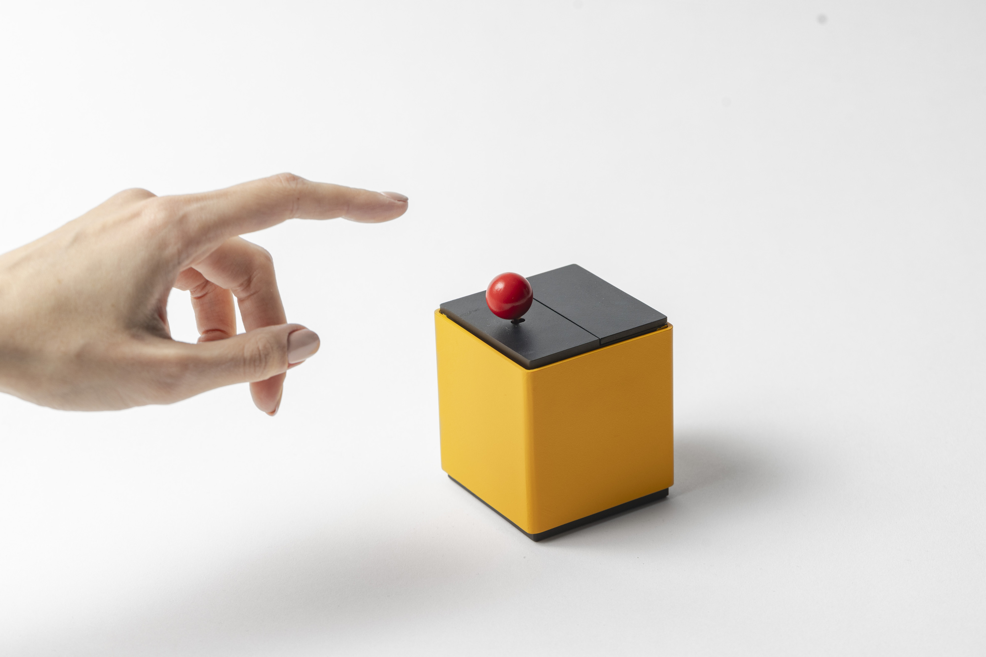 La Machine, the object strikes back