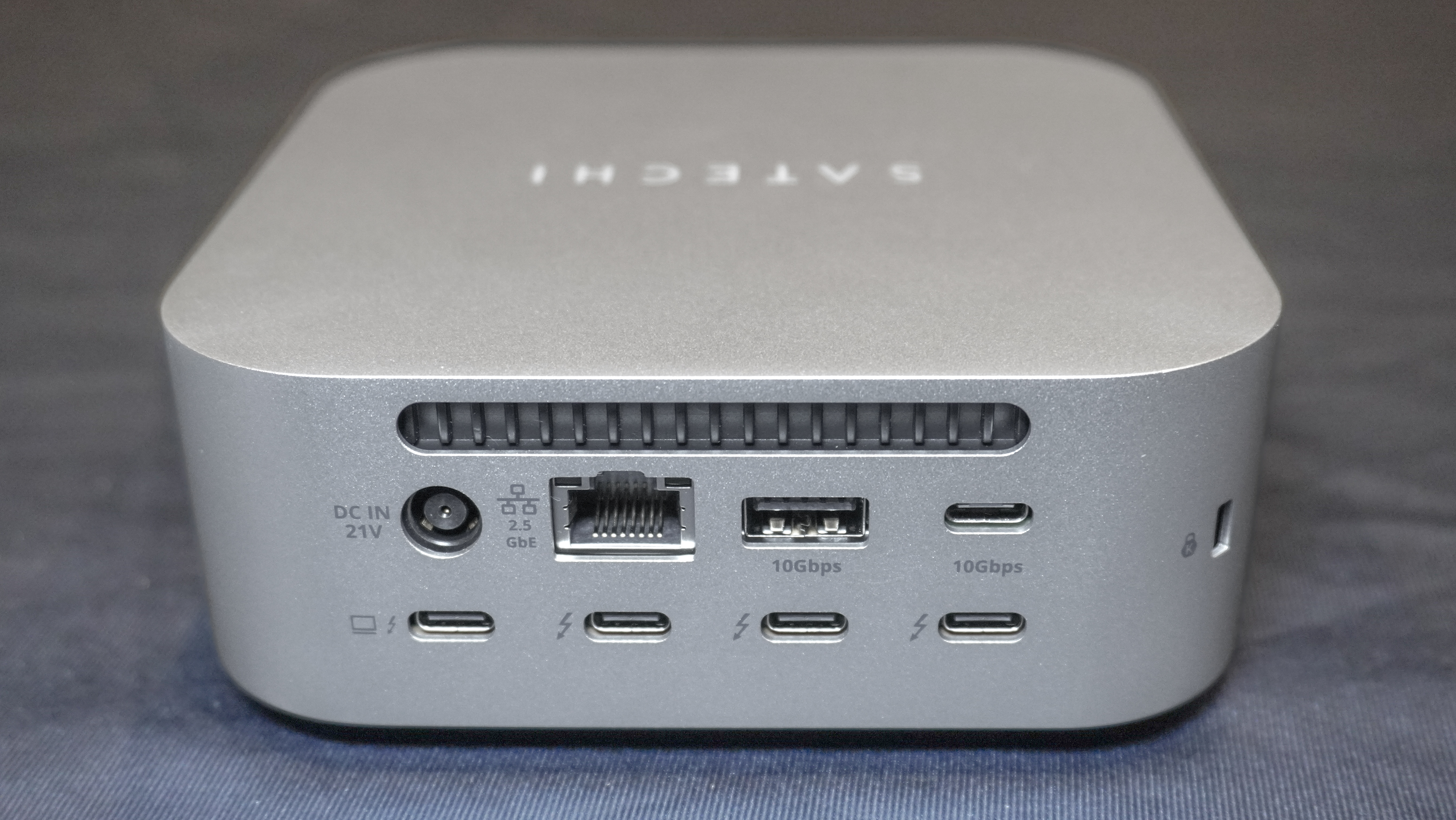 The rear ports on the Satechi CubeDock