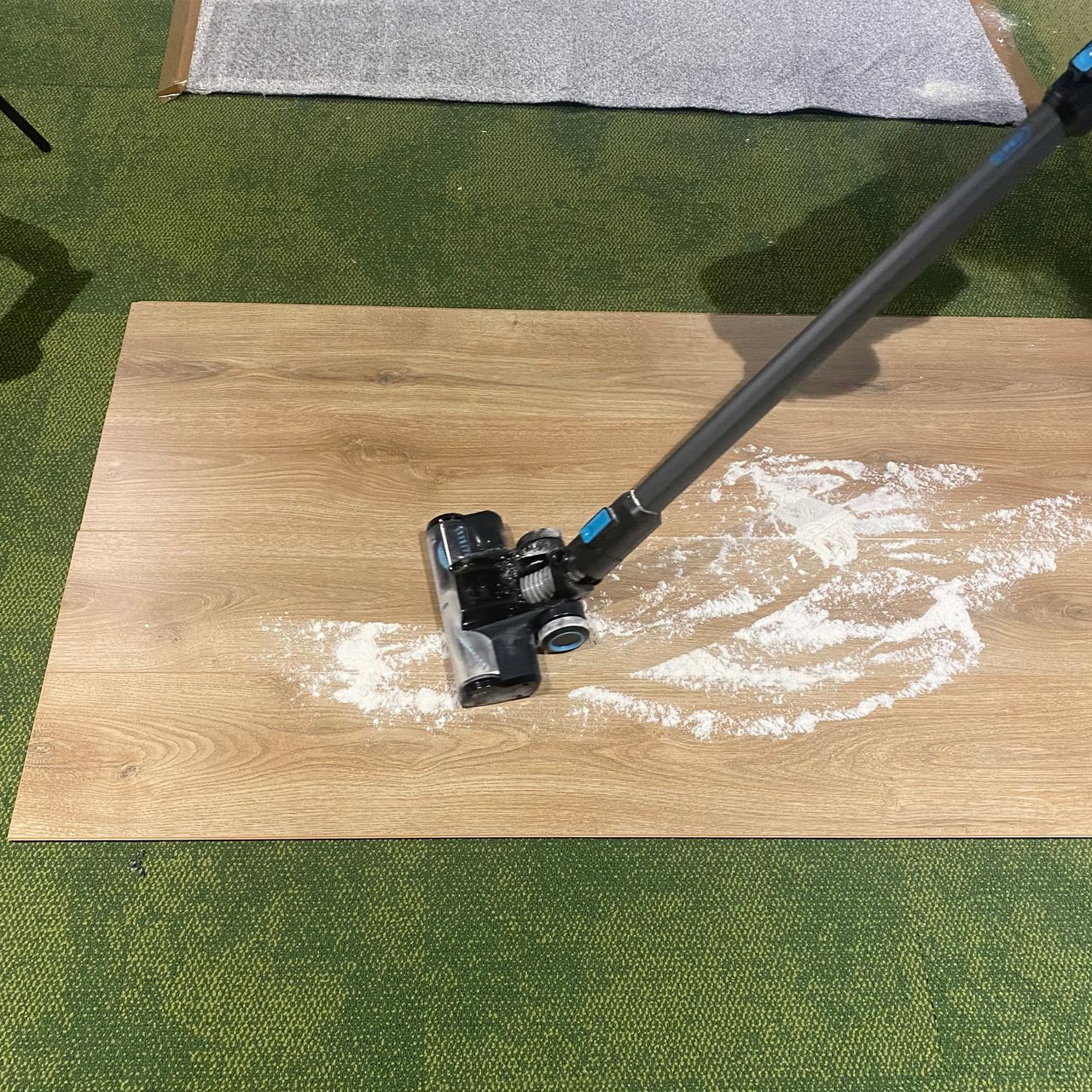 Testing cordless vacuum cleaners