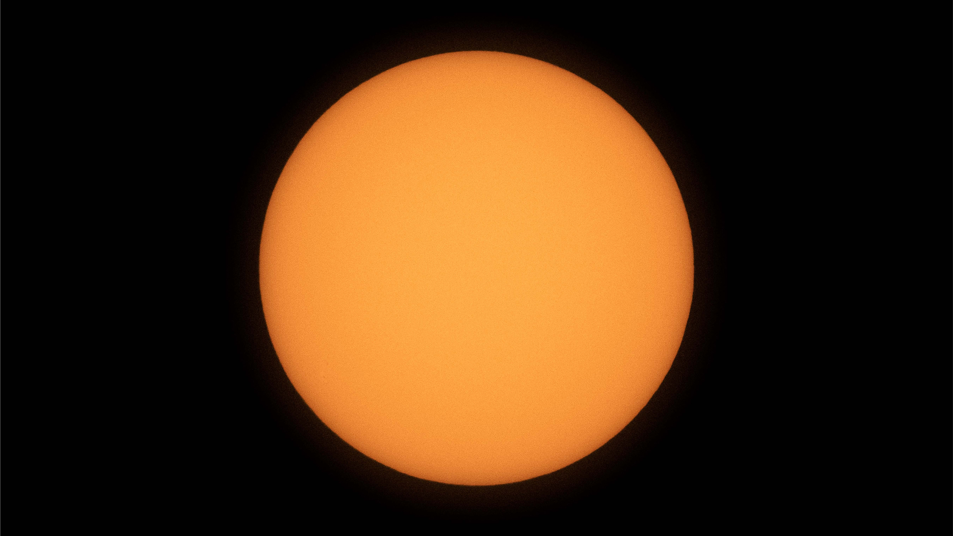 ow to photograph a solar eclipse: photo of the sun
