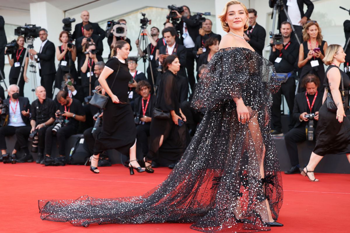 Florence Pugh attends the &quot;Don&#039;t Worry Darling&quot; red carpet at the 79th x on September 05, 2022