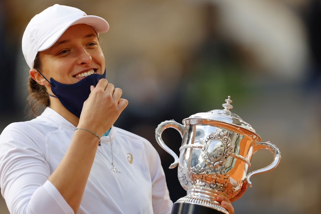 Poland s Swiatek captures French Open title without dropping a set the