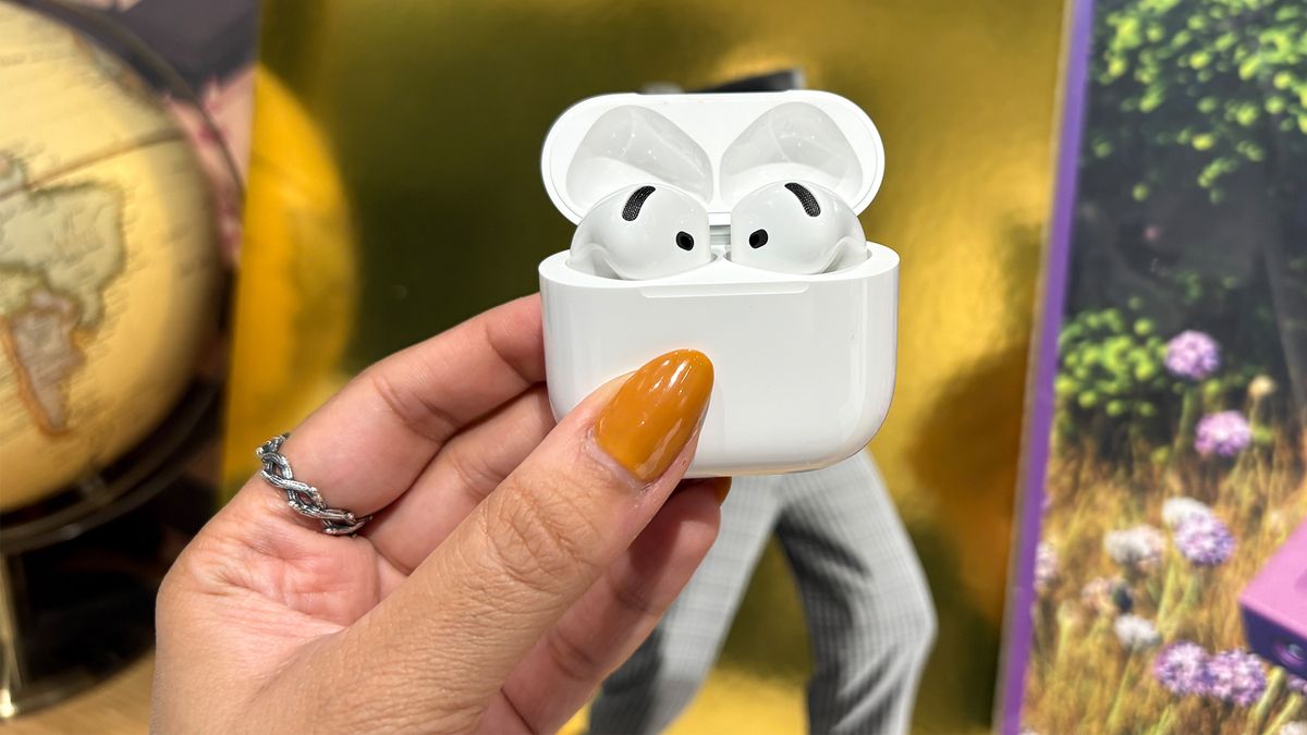 Apple AirPods 5 with Wireless Charging Case in-ear headphones
